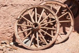 wagon-wheels-1317565-m